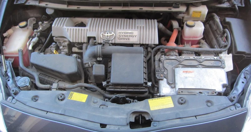 Toyota Prius cena 44000 przebieg: 250000, rok produkcji 2012 z Koszalin małe 106
